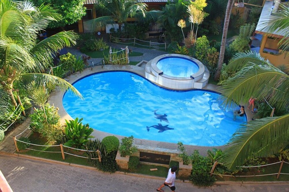 Lost Horizon Beach Dive Resort 53/64