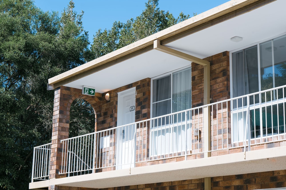 GOSFORD PALMS MOTOR INN 3/62