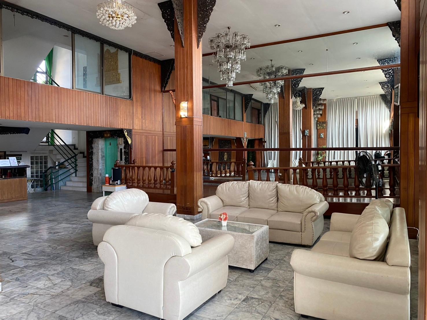 Chao Phya Grand Hotel 56/64