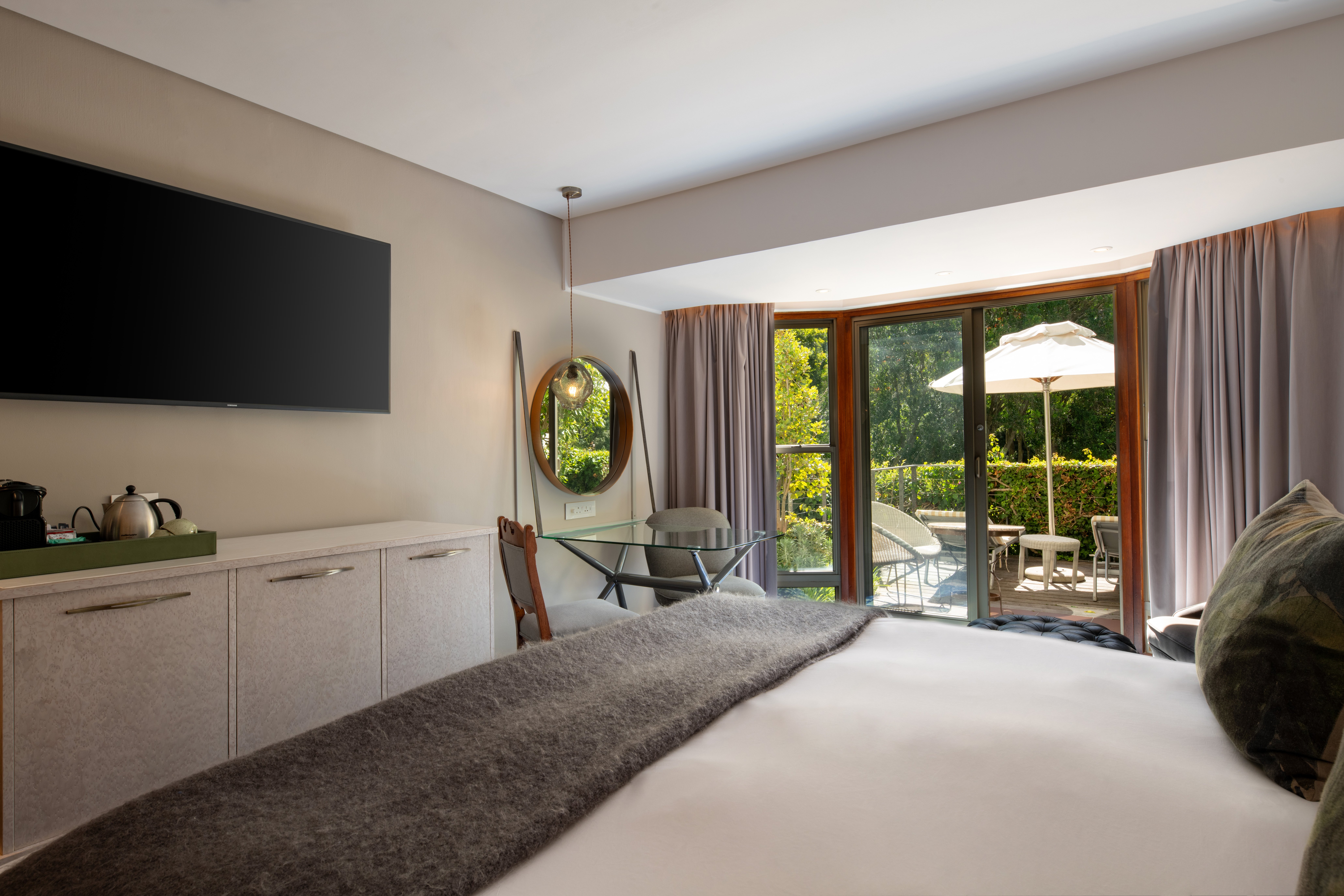 Vineyard Hotel 33/59