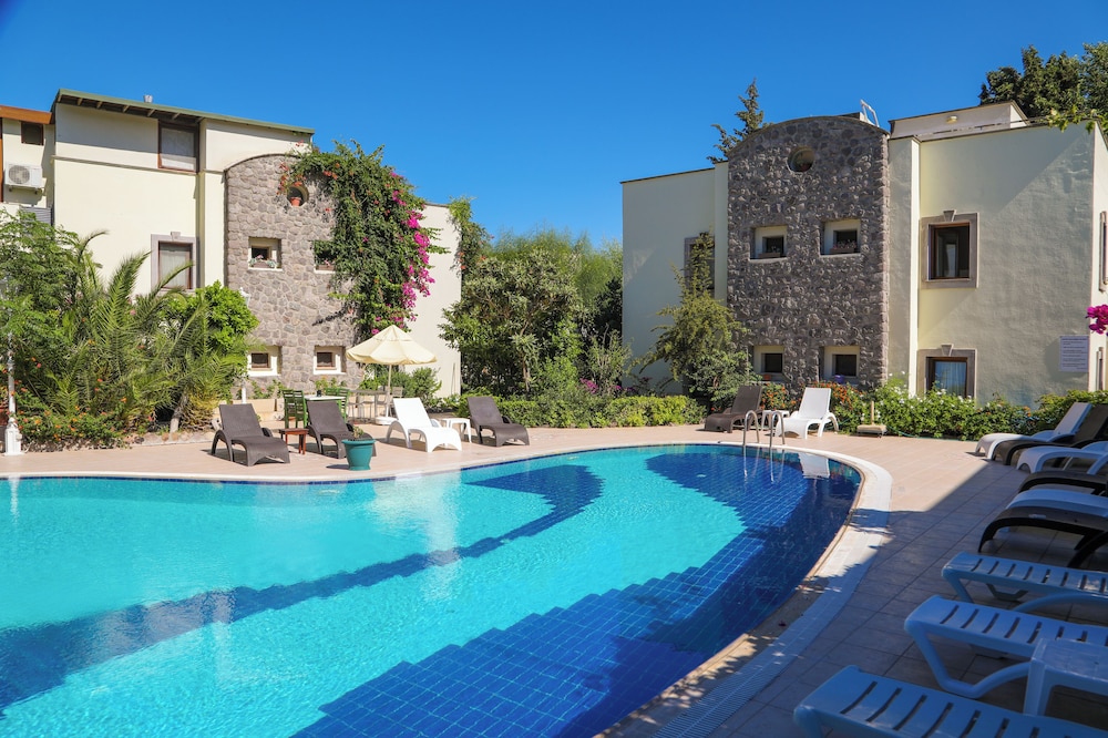 Bella Garden Boutique Hotel 75/83