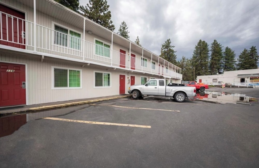 Budget Inn Bend by OYO 31/44
