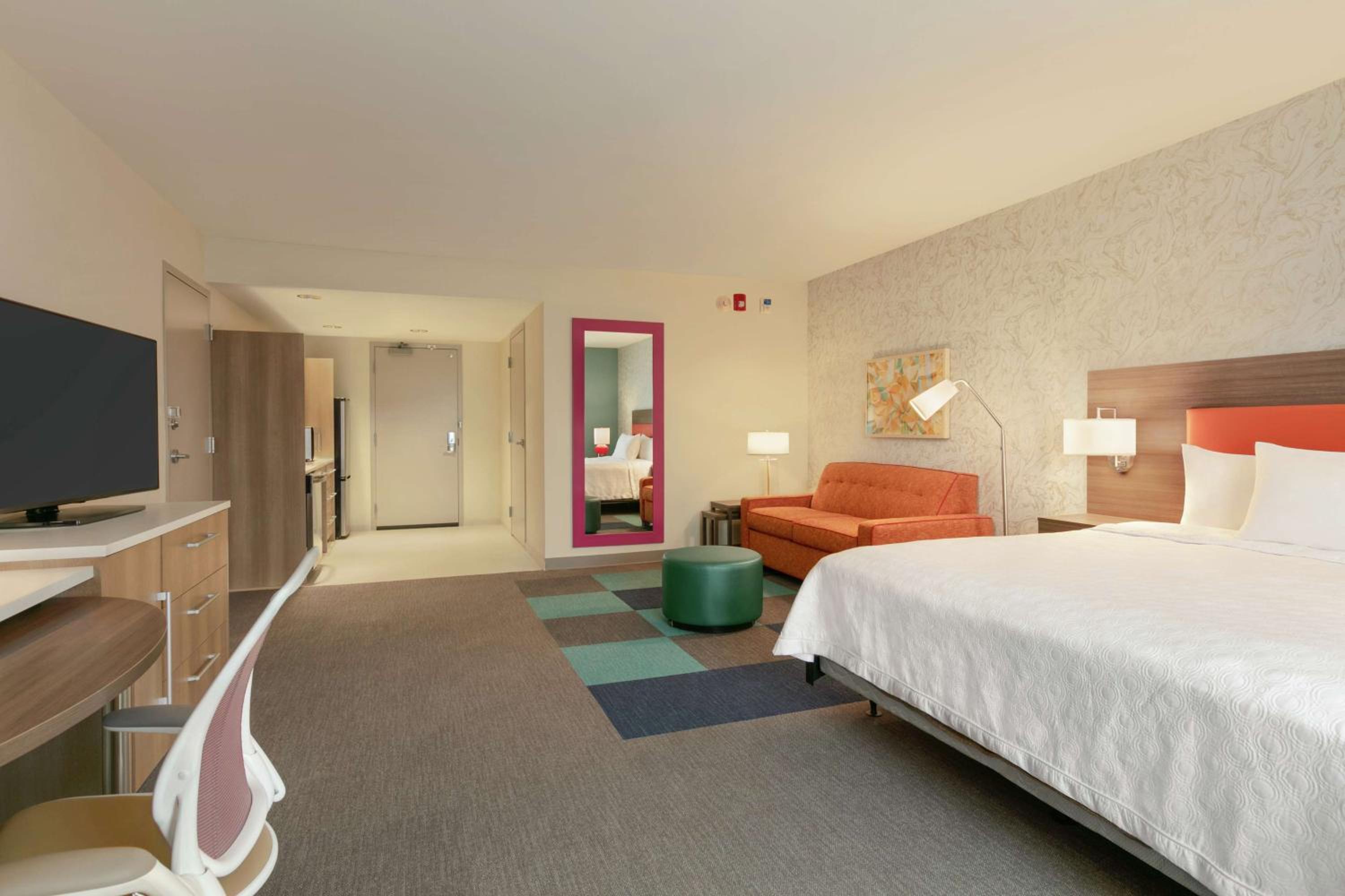 Studio, King Bed, Sofa, Accessible