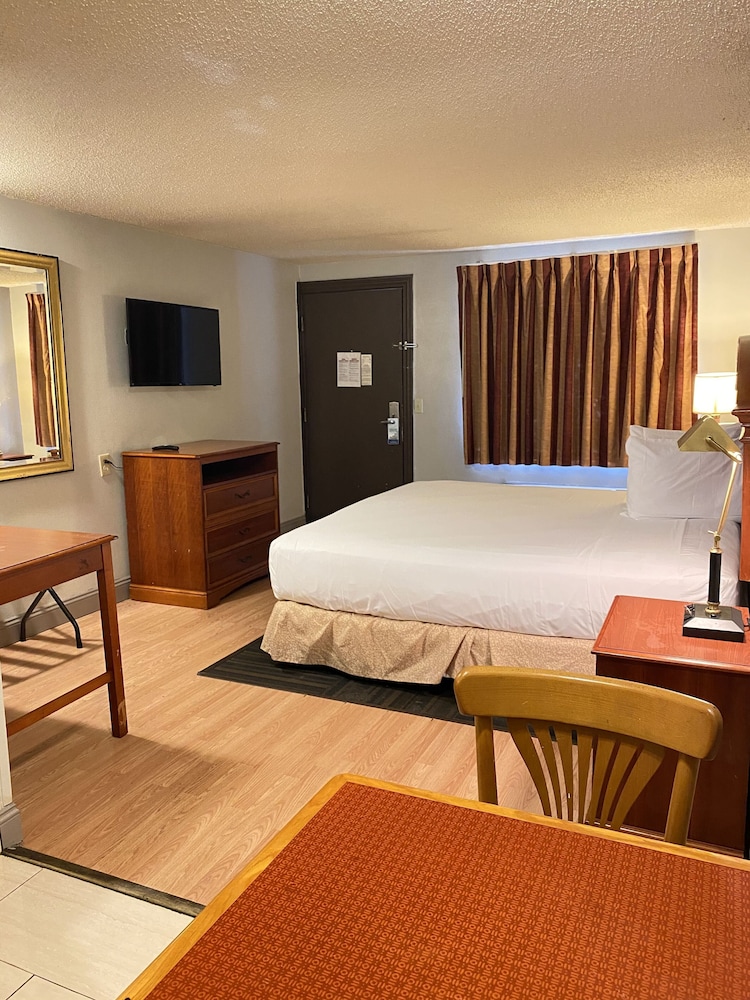 Travelodge by Wyndham Laurel 35/59