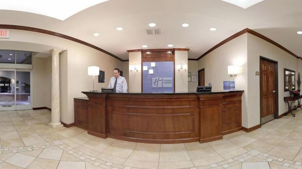 Holiday Inn Express Hotel And Suites Farmington 5/63