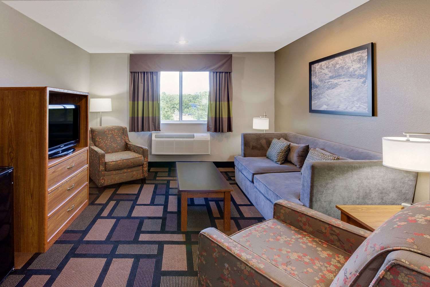 Super 8 by Wyndham Akron S/Green/Uniontown OH 35/57