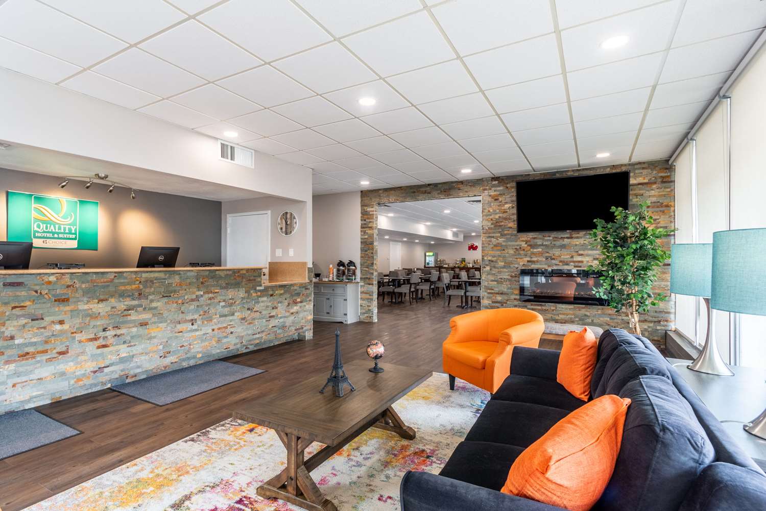 Quality Inn & Suites Vandalia near I-70 and Hwy 51 19/30