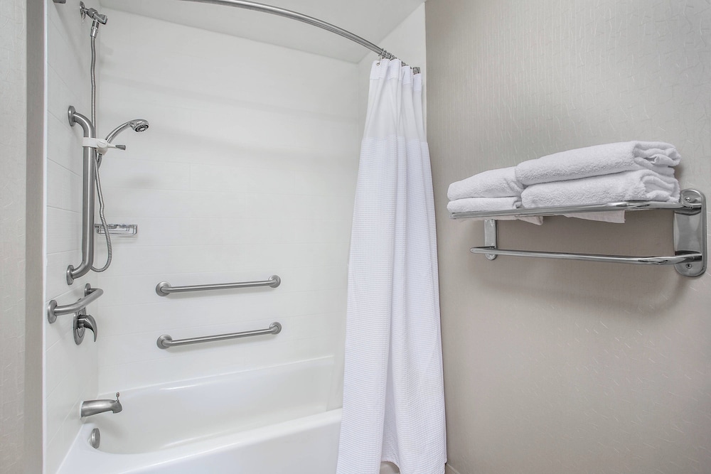 جناح بسريرين كوين مع سرير سحّاب إضافي، Springhill Suites Pigeon Forge 6/7