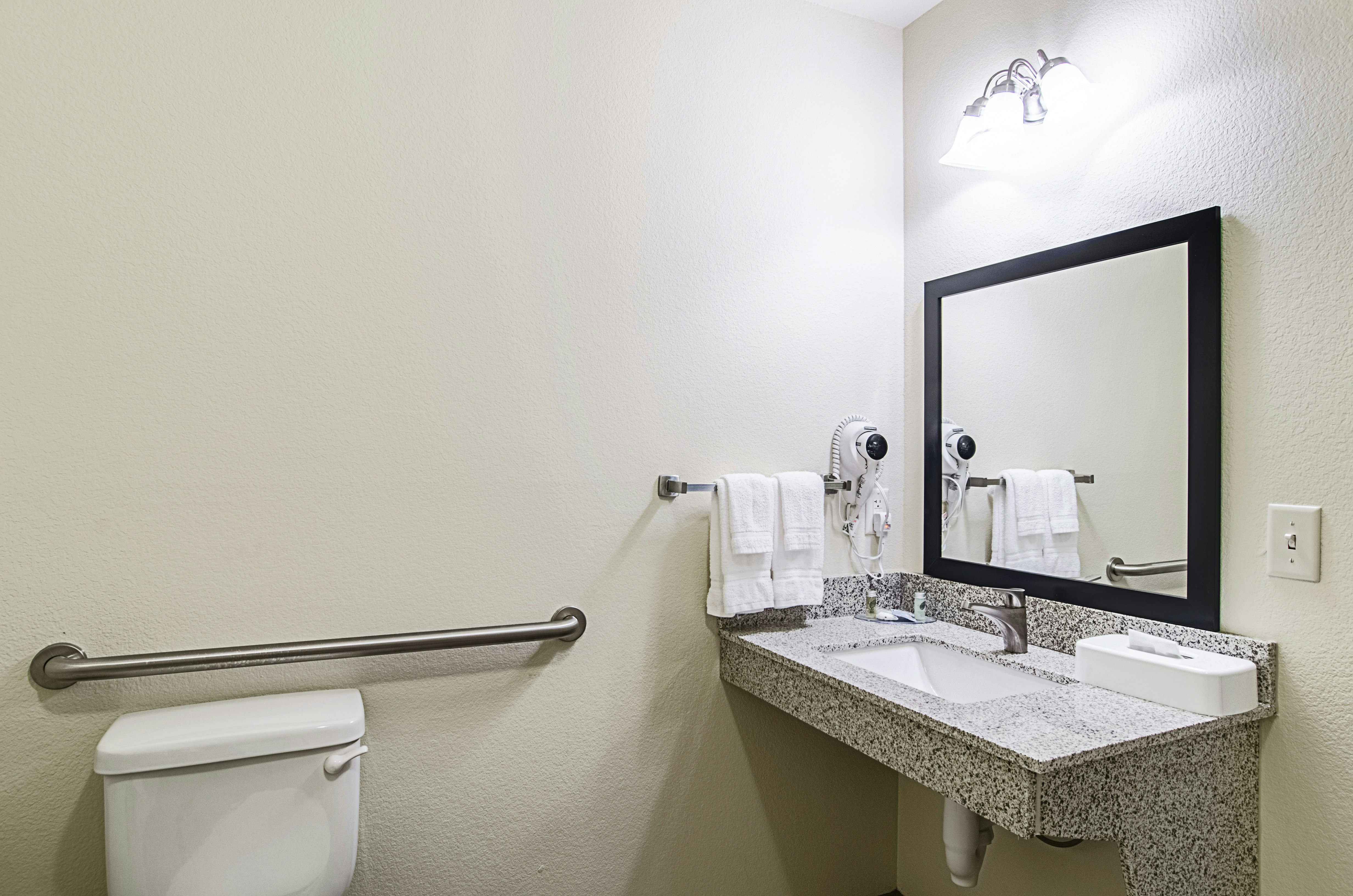 Cobblestone Inn & Suites - Guernsey 54/57