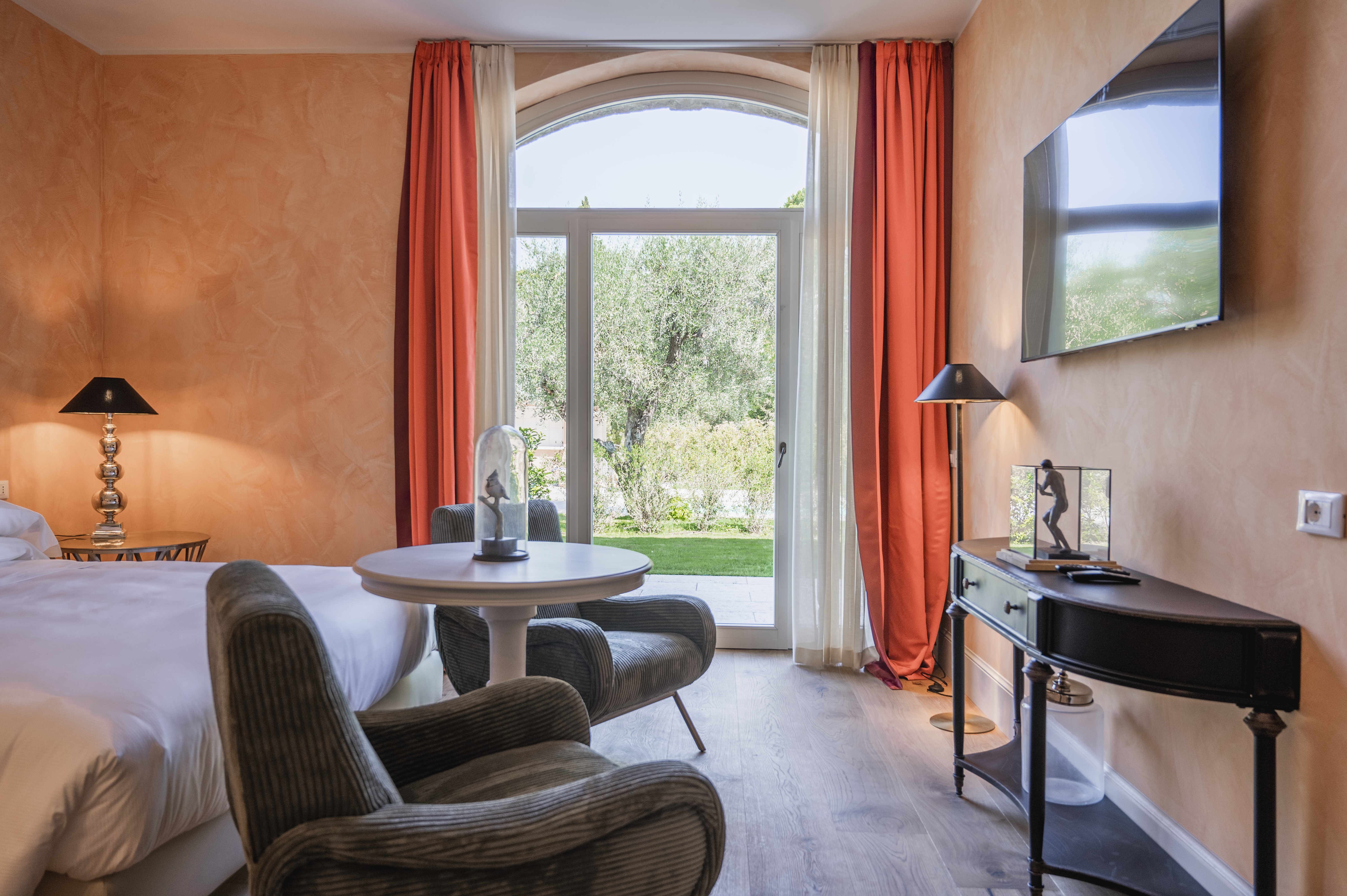 Tuscan Pool Suite