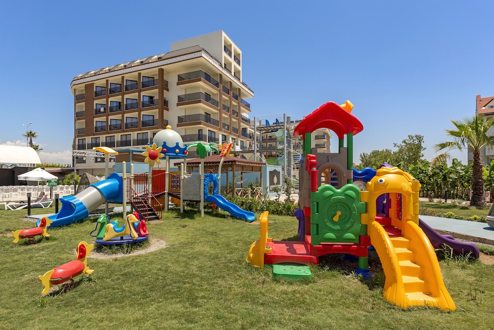 Glamour Resort Spa 59/70