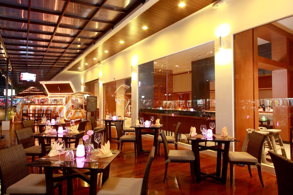Ashlee Hub Hotel Patong 49/66