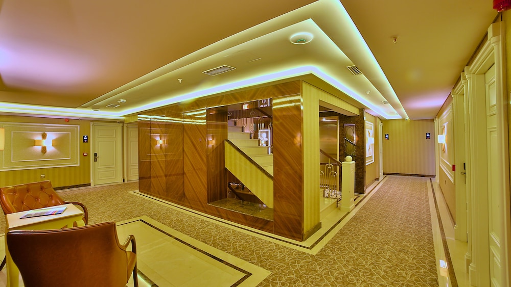 Beethoven Premium Hotel 6/20