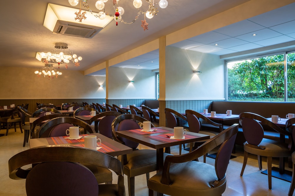 restaurant cafeteria
