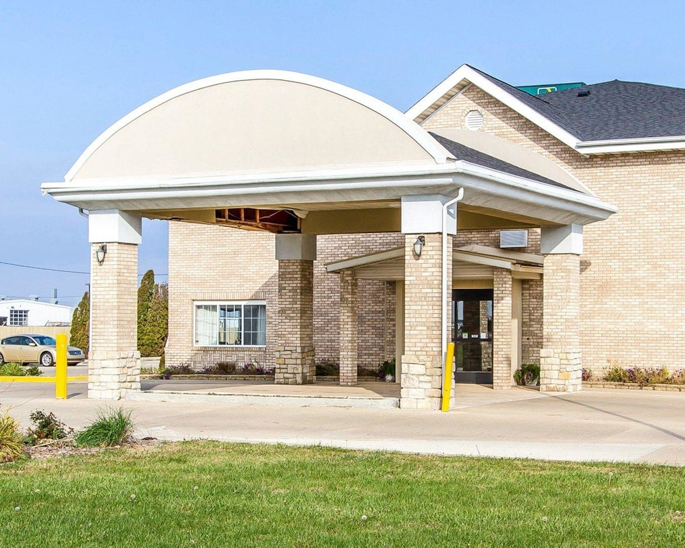 Quality Inn Pontiac 1/52