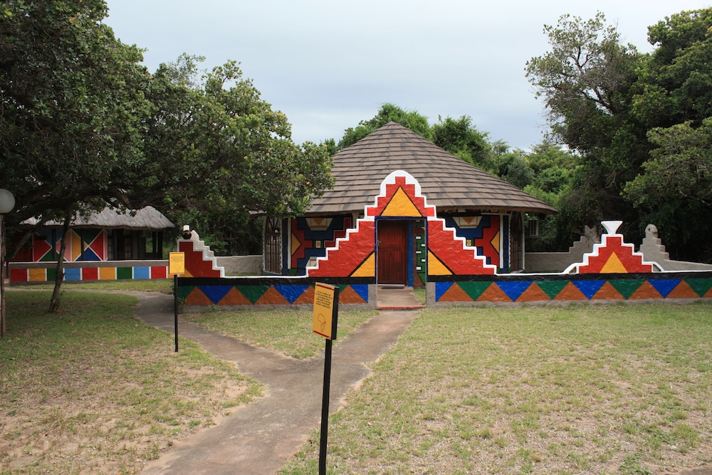 Gooderson Dumazulu Lodge and Traditional Village 24/50