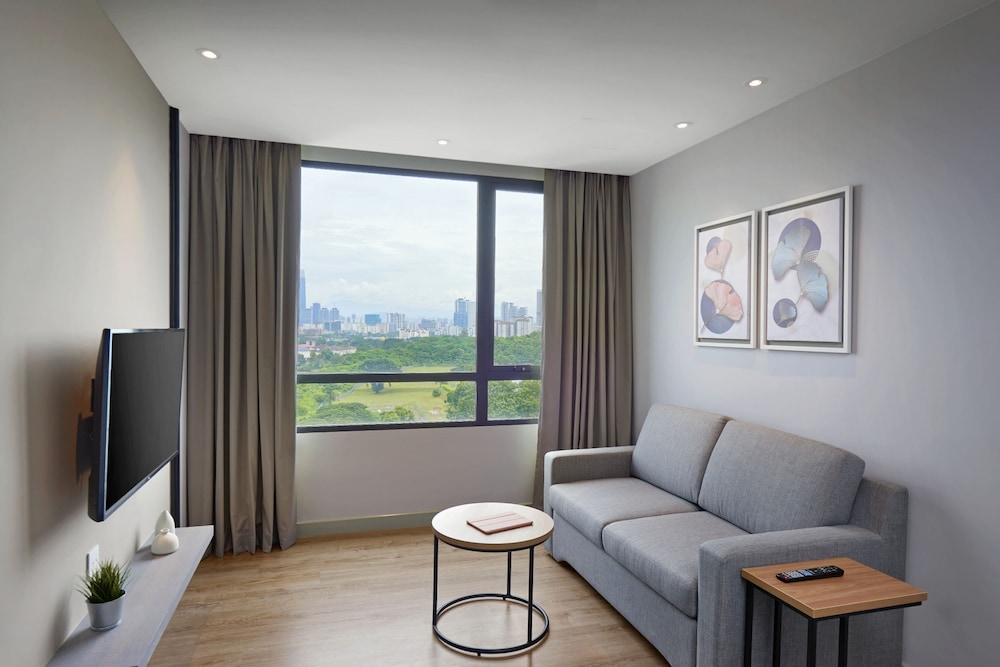 Komune Living Wellness 32/50