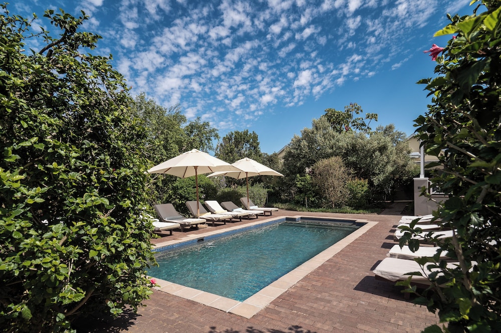 Plumwood Boutique Hotel 30/32