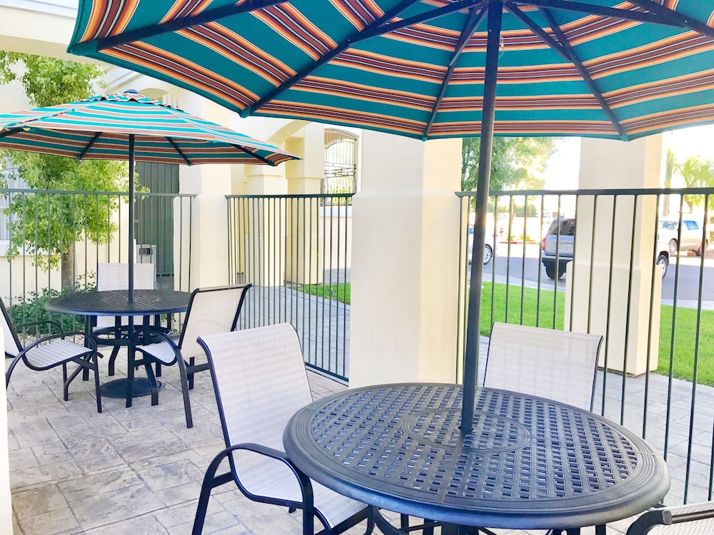 Club De Soleil All-Suite Resort 33/44