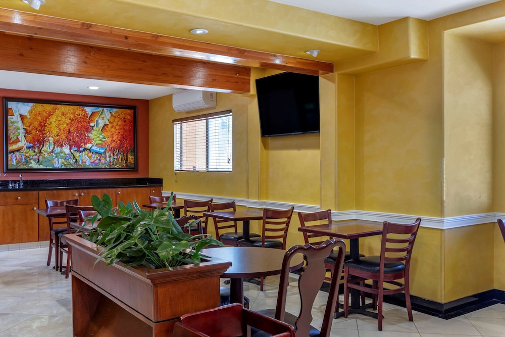 Quality Inn & Suites Westminster Seal Beach 31/37