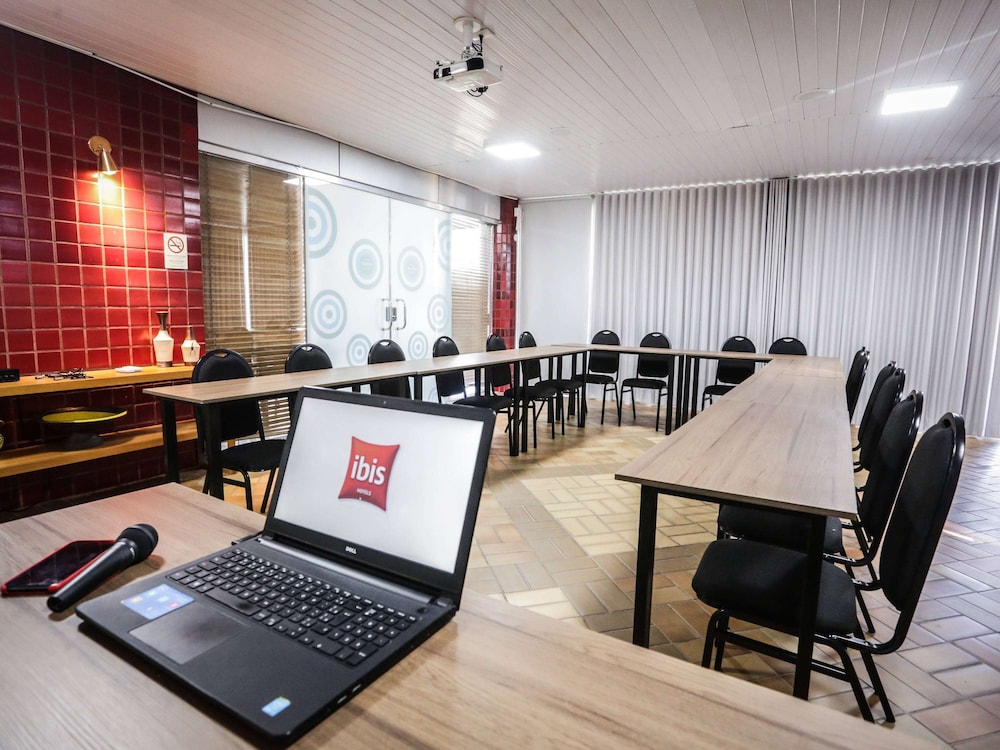 Ibis Teresina 42/44