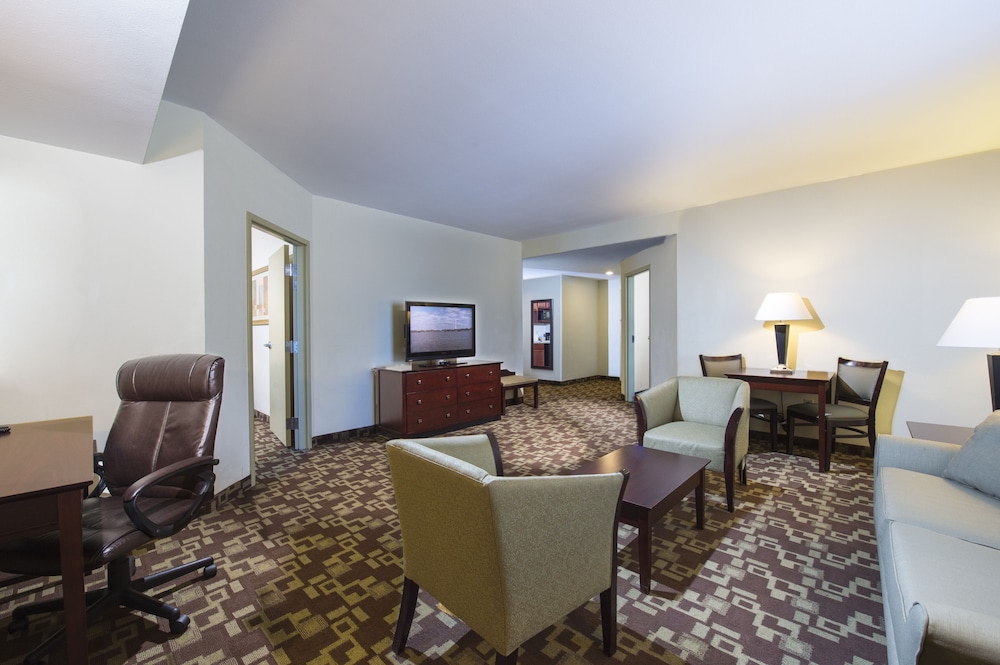 Holiday Inn Express and Suites Port St. Lucie West 31/50