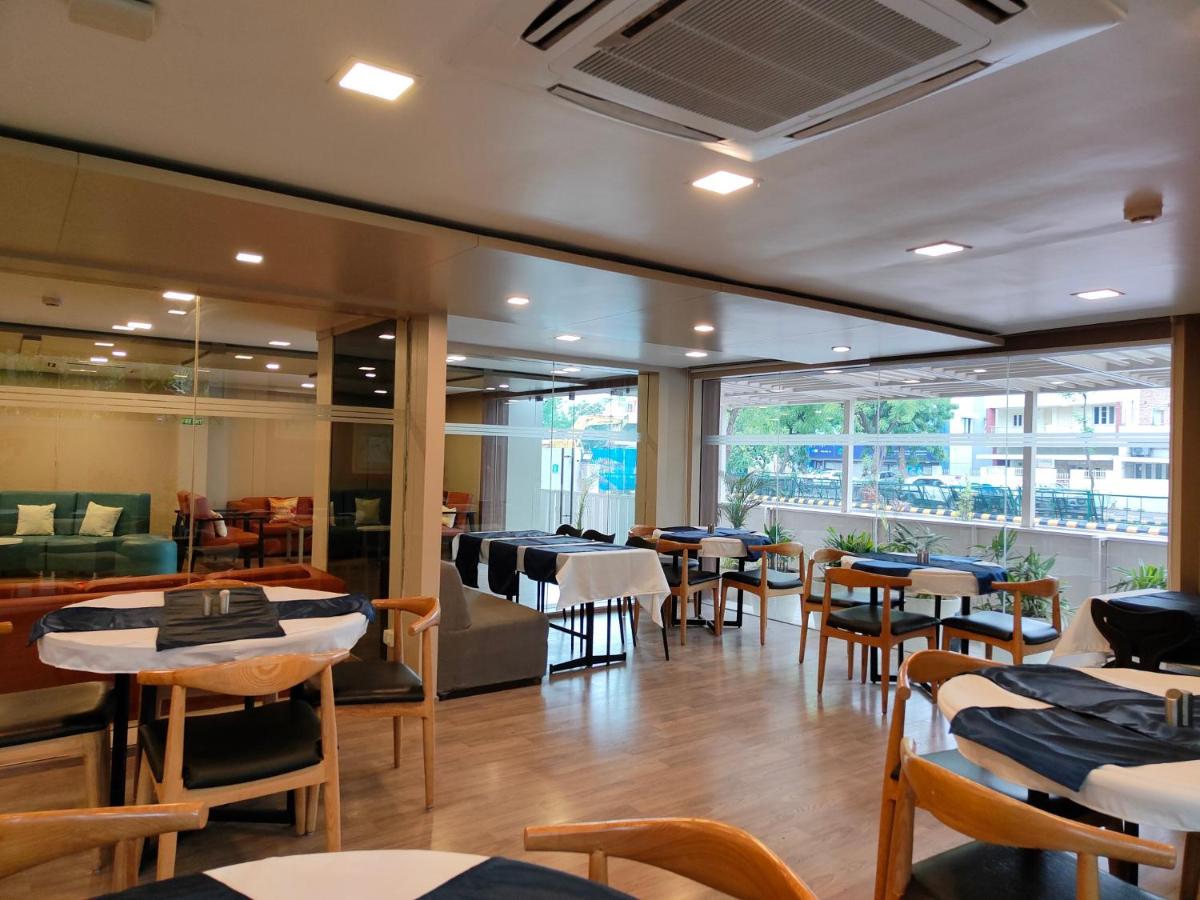 Kanak Beacon Hotel Ahmedabad 36/41