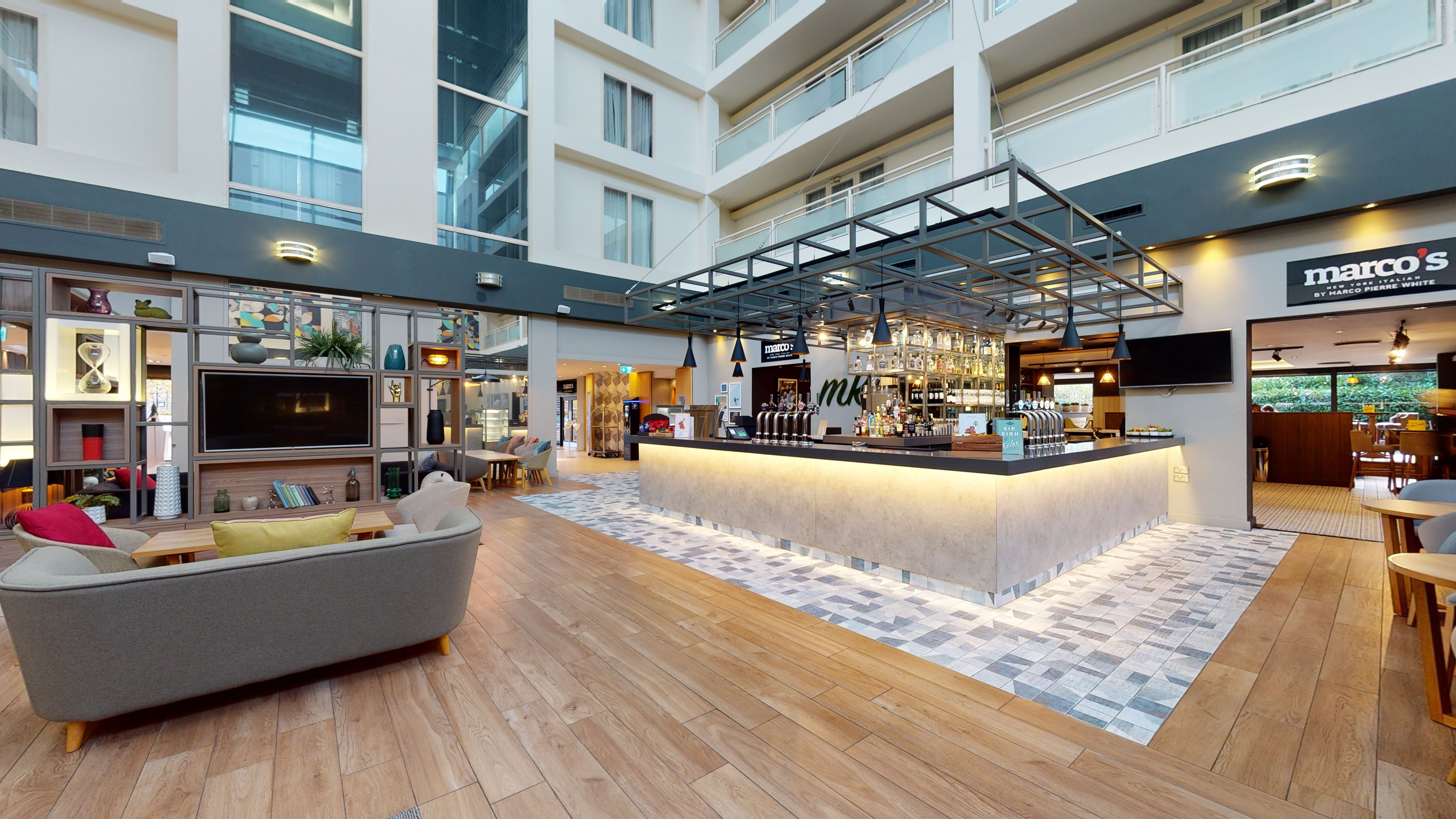 Holiday Inn Milton Keynes - Central 8/50