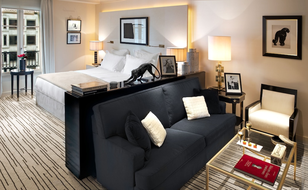 Hotel Montaigne 42/69