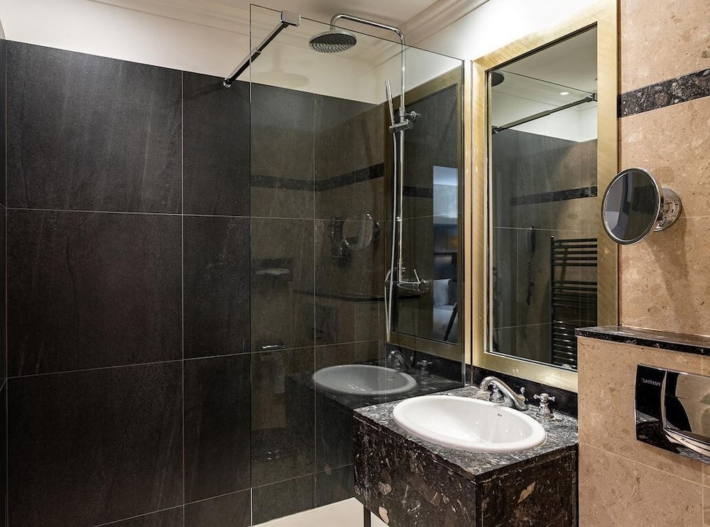 Chalgrin Boutique Hotel 46/46