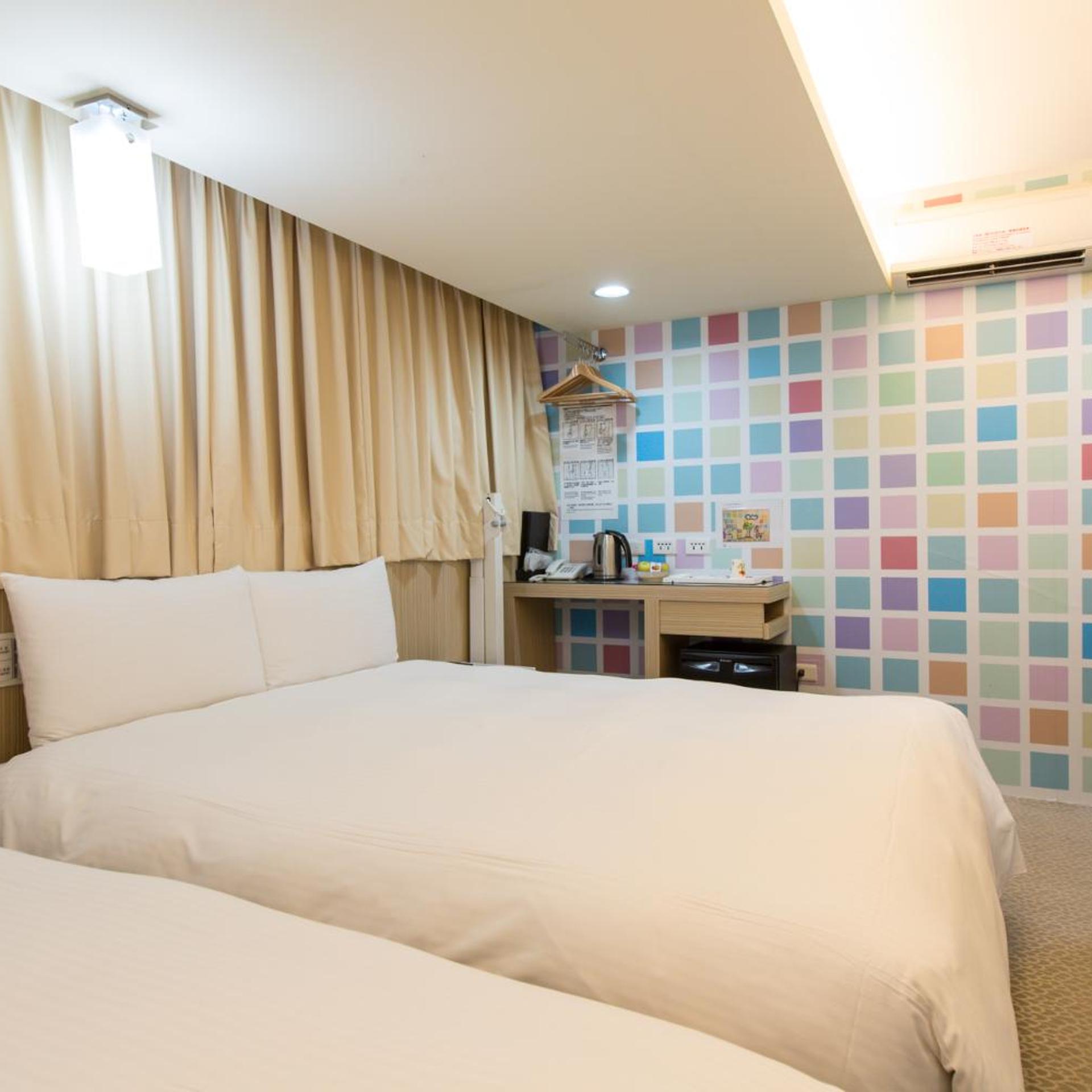 Room, Triple