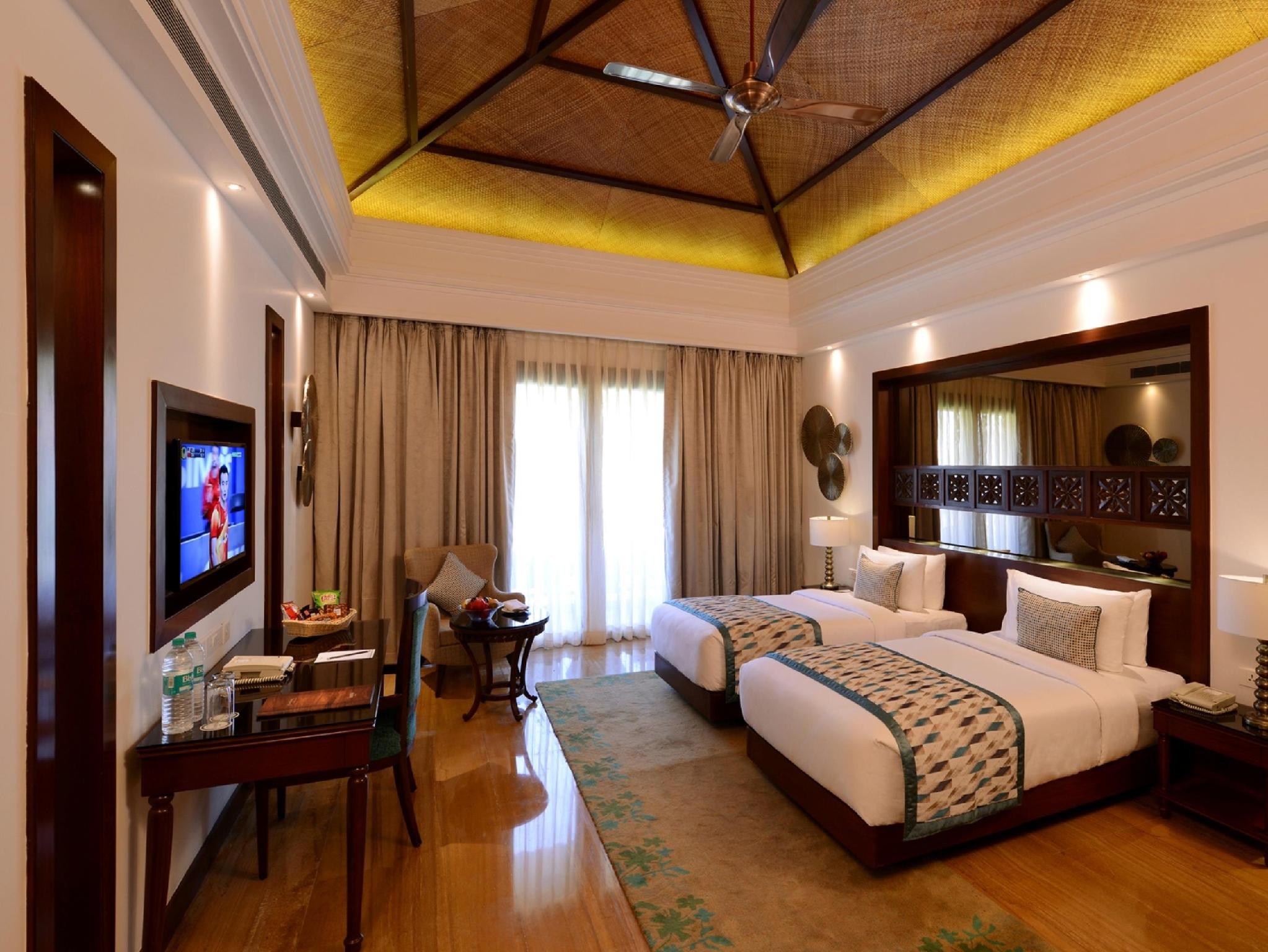 EXECUTIVE, SUITE