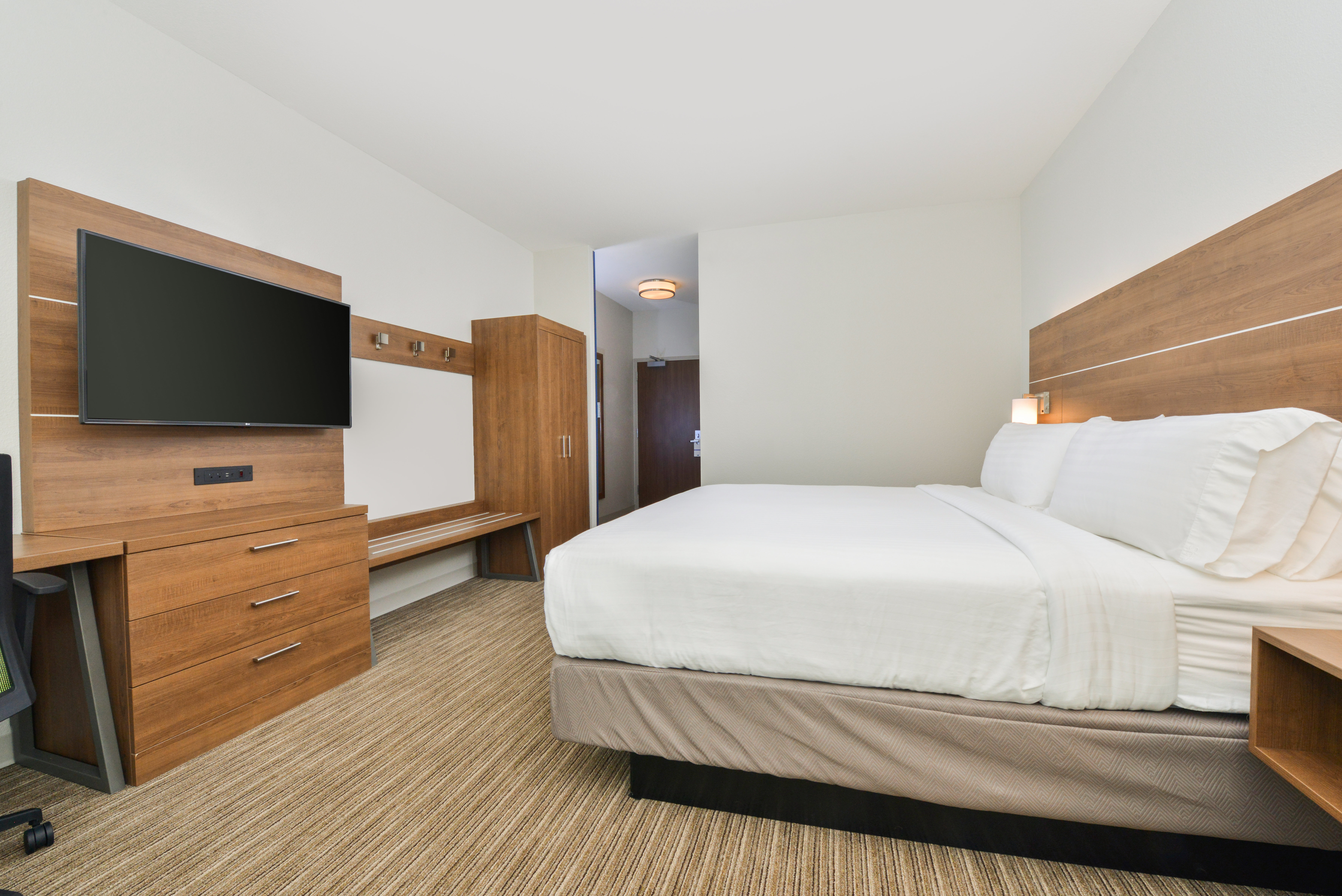 Holiday Inn Express Suites Chadron 21/76