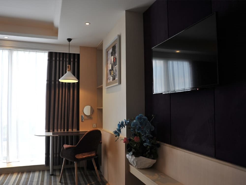 The Bazaar Hotel Bangkok 60/77
