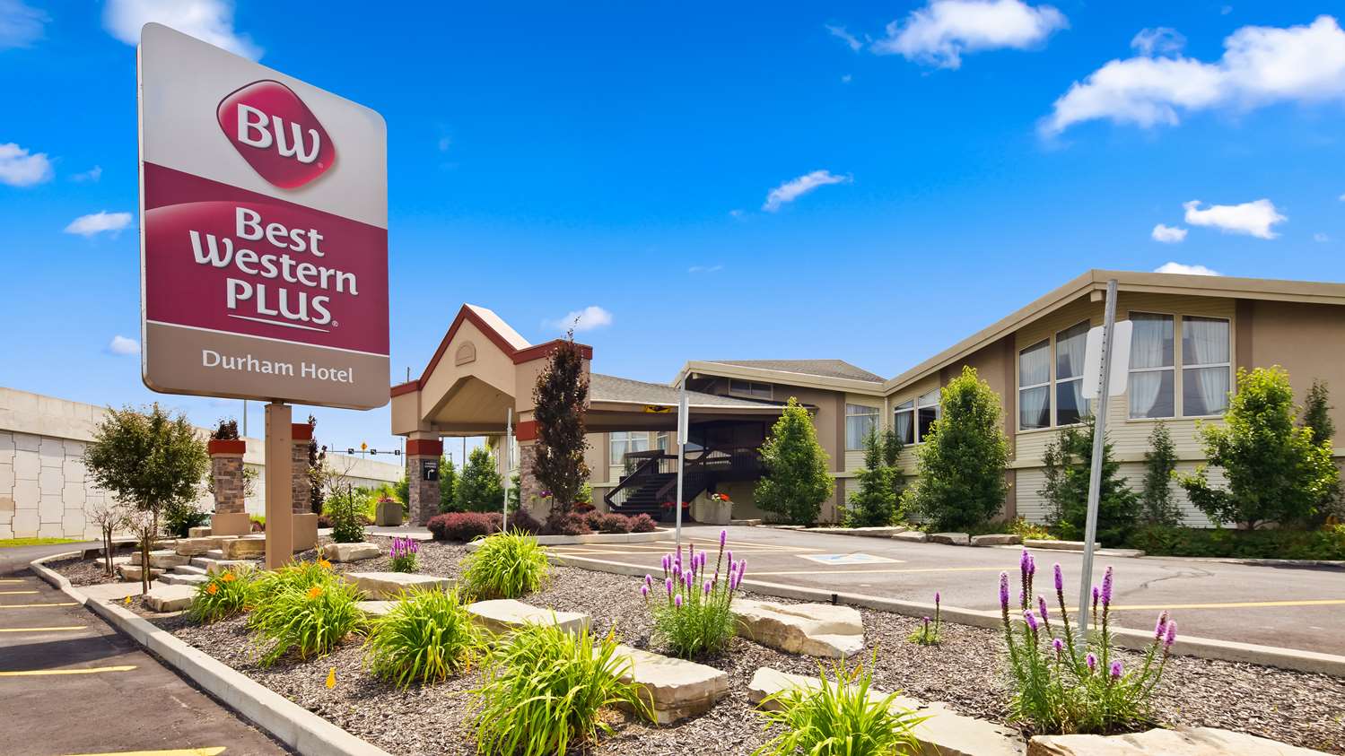 Best Western Plus Durham Hotel and Conference Centre 2/12