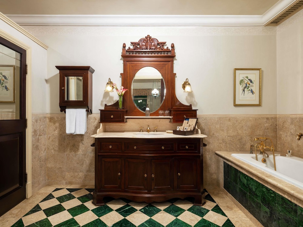 Majapahit Hotel Surabaya - MGallery Collection 6/47