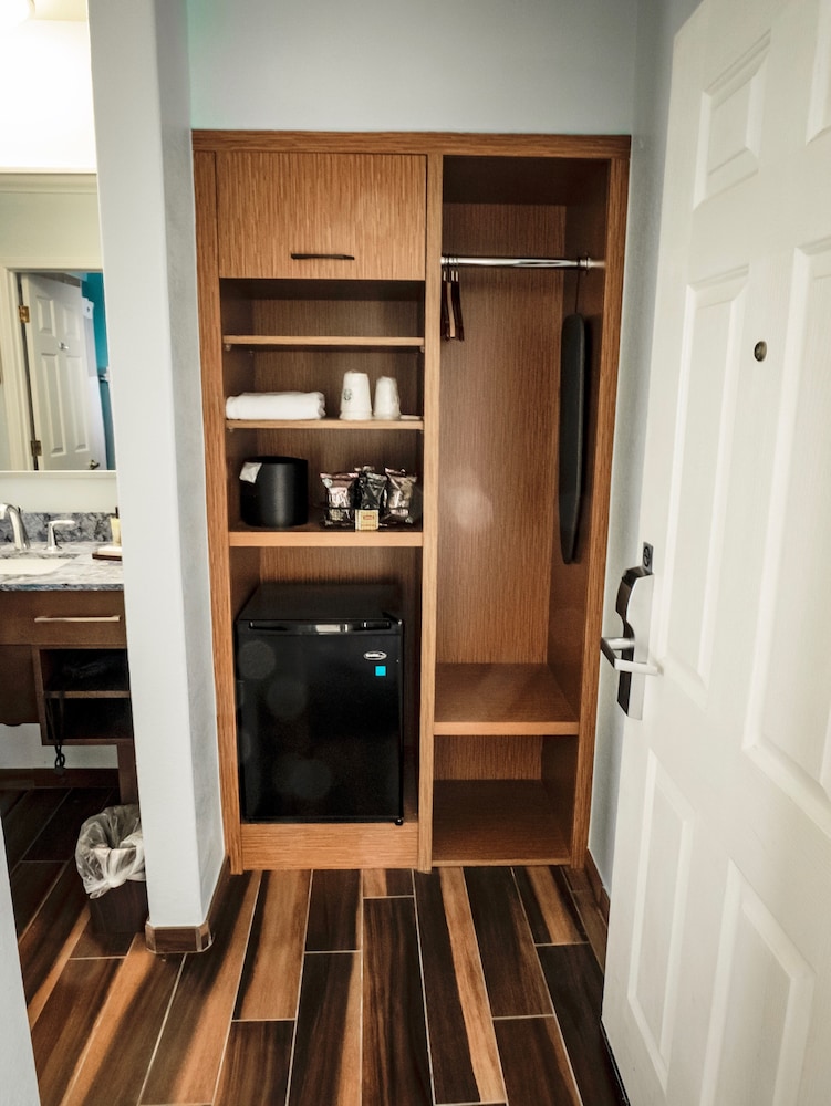 The Beach Retreat Lodge At Tahoe 7/50