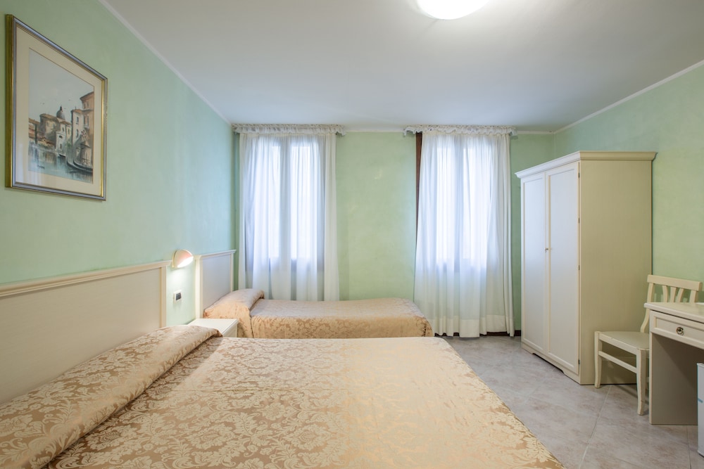 U-Visionary Venezia Hotel 23/50