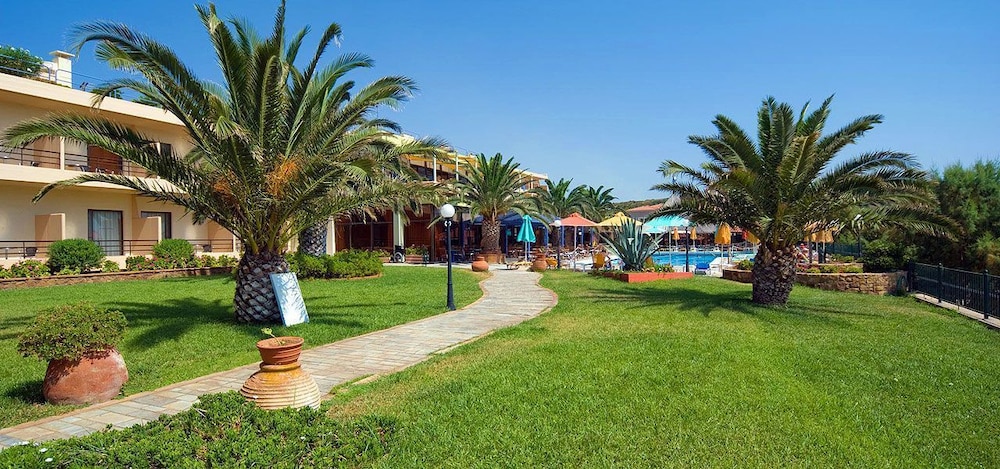 Golden Sand Hotel 62/65