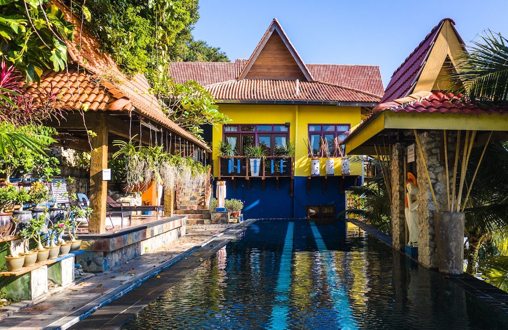 Lost Paradise Resort 6/81