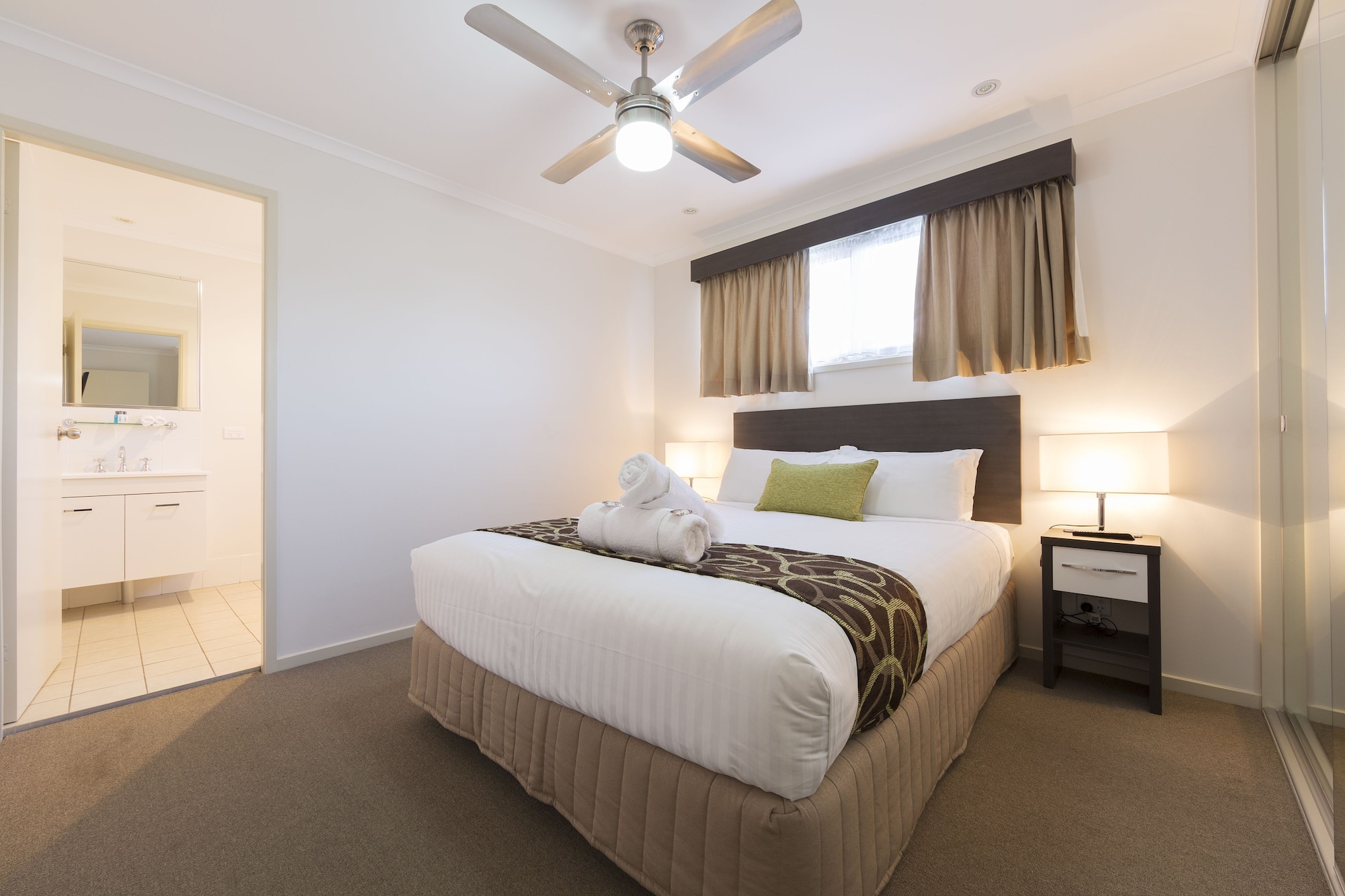 3 BEDROOMS, VILLA
