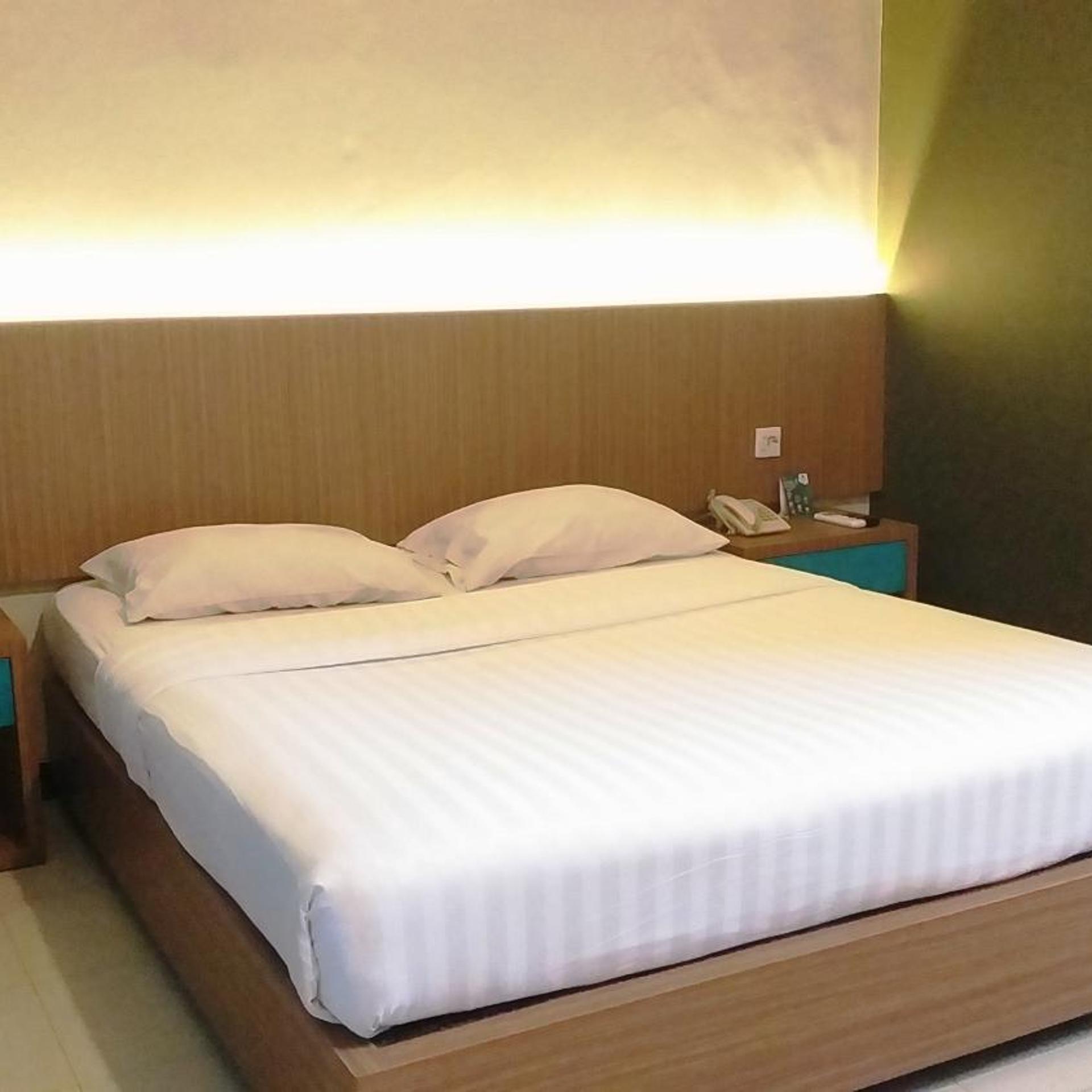 غرفة سوبيريور بسرير كوين، Cakra Kusuma Hotel 3/5