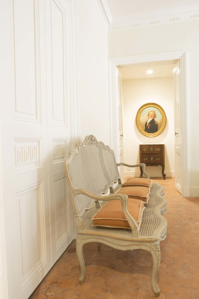 HOTEL DE LA VILLEON 30/50