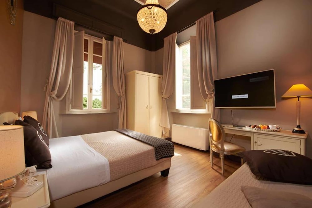 VILLA TOWER INN 42/73
