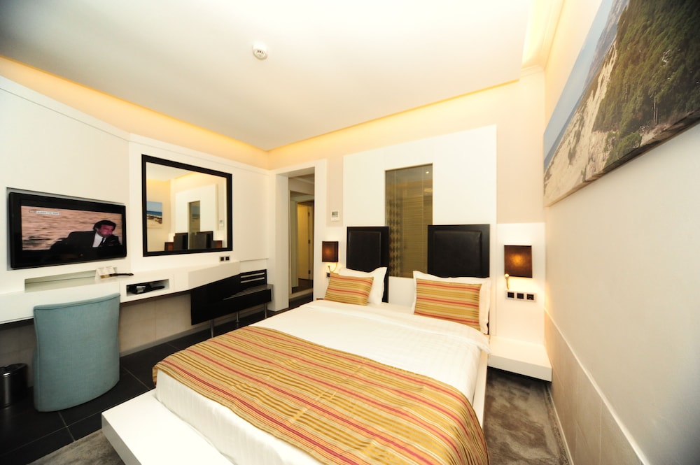 STANDARD, DOUBLE OR TWIN BED