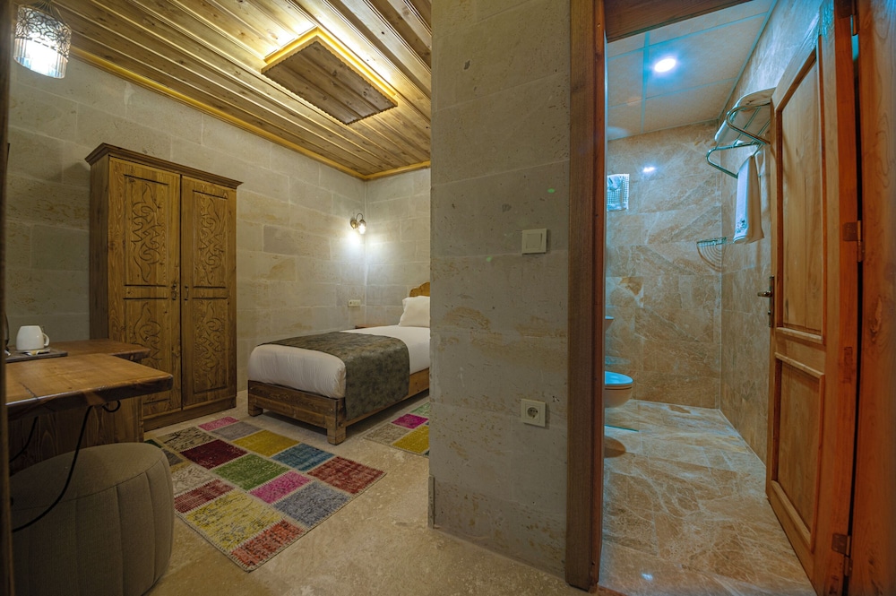 Remus Romulus Cappadocia 22/50