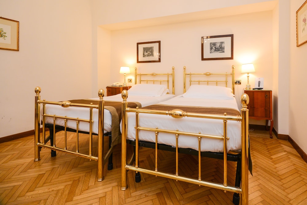 Vittoria Hotel 25/75