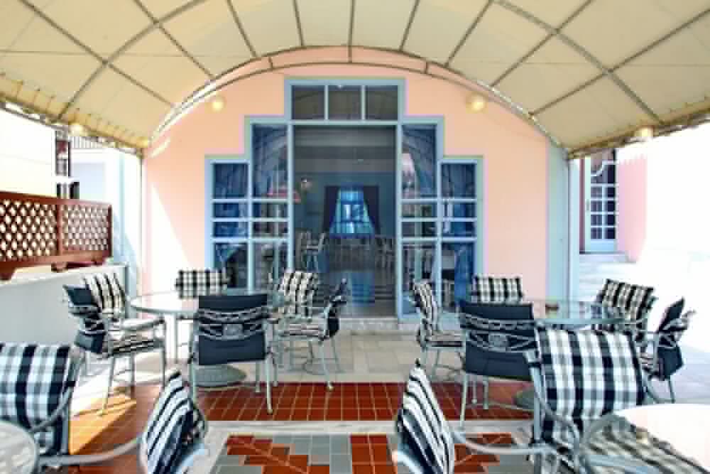 Dolphin Hotel 34/49