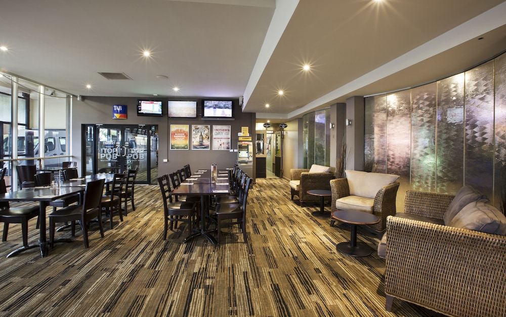 Nightcap at Morwell Hotel 30/50
