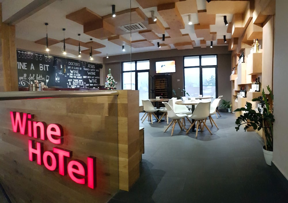 Wine Hotel 3/29
